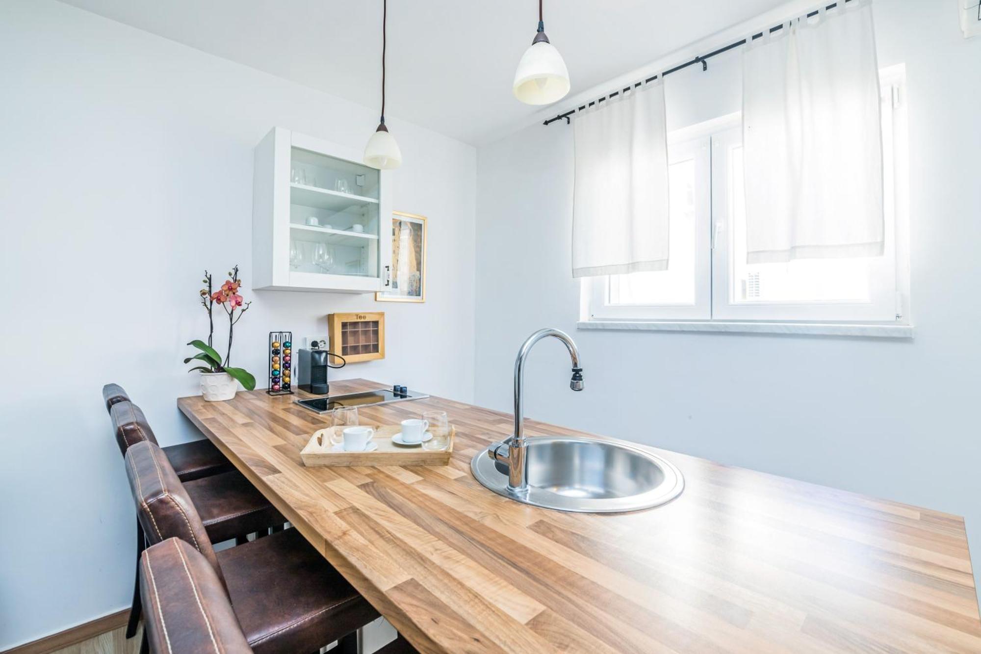 M&a Apartment *